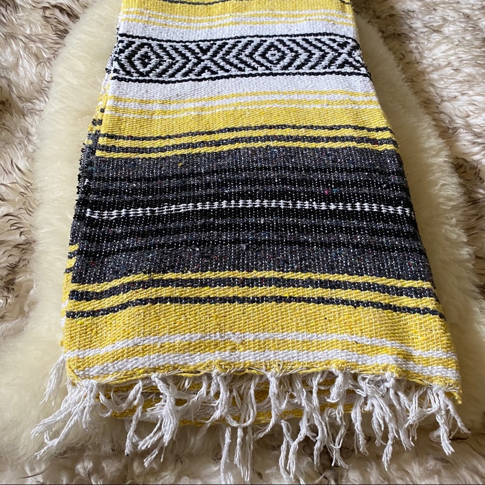 New!! 🇲🇽 Mexican Blankets🇲🇽 - Picture 2 of 4